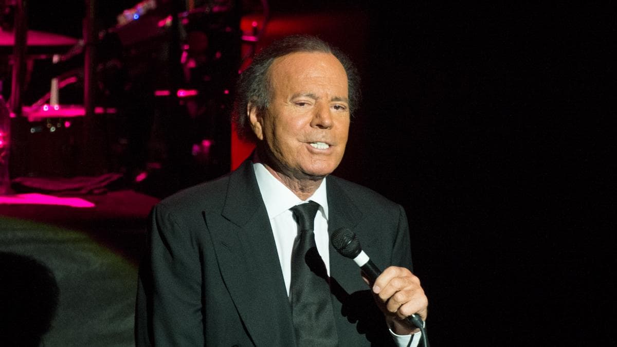 Julio Iglesias exige acceso a denuncia para acusar de falso testimonio