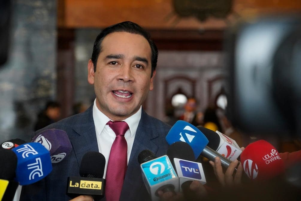 Gobierno de Noboa persigue a opositor que denuncia corrupción