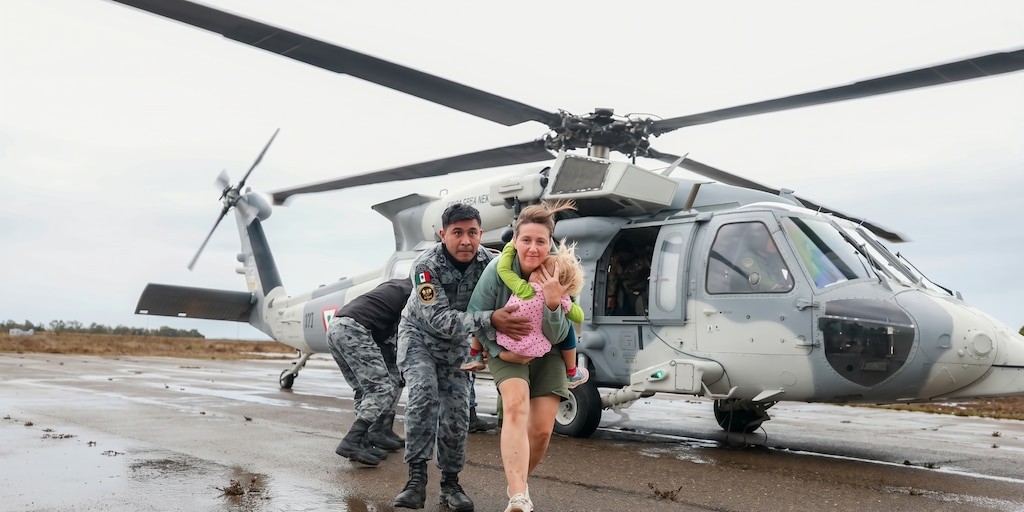 Huracán Rachel: rescatan en helicóptero a 32 personas atrapadas en Ensenada