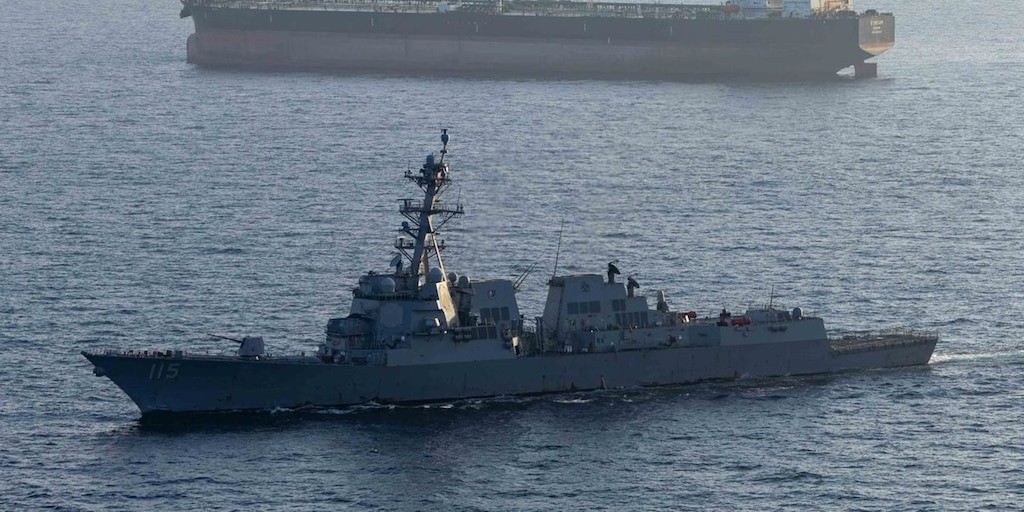 Estados Unidos desvía siete barcos comerciales en el mar Arábigo: el bloqueo a Irán se intensifica