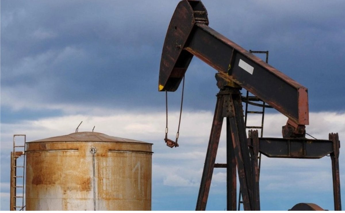 La guerra en Irán hunde la demanda mundial de petróleo, según la AIE