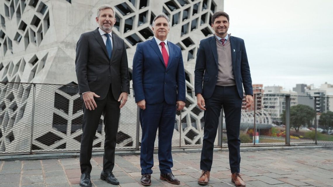 Frigerio, Pullaro y Llaryora: tres formas de rendirse ante Milei