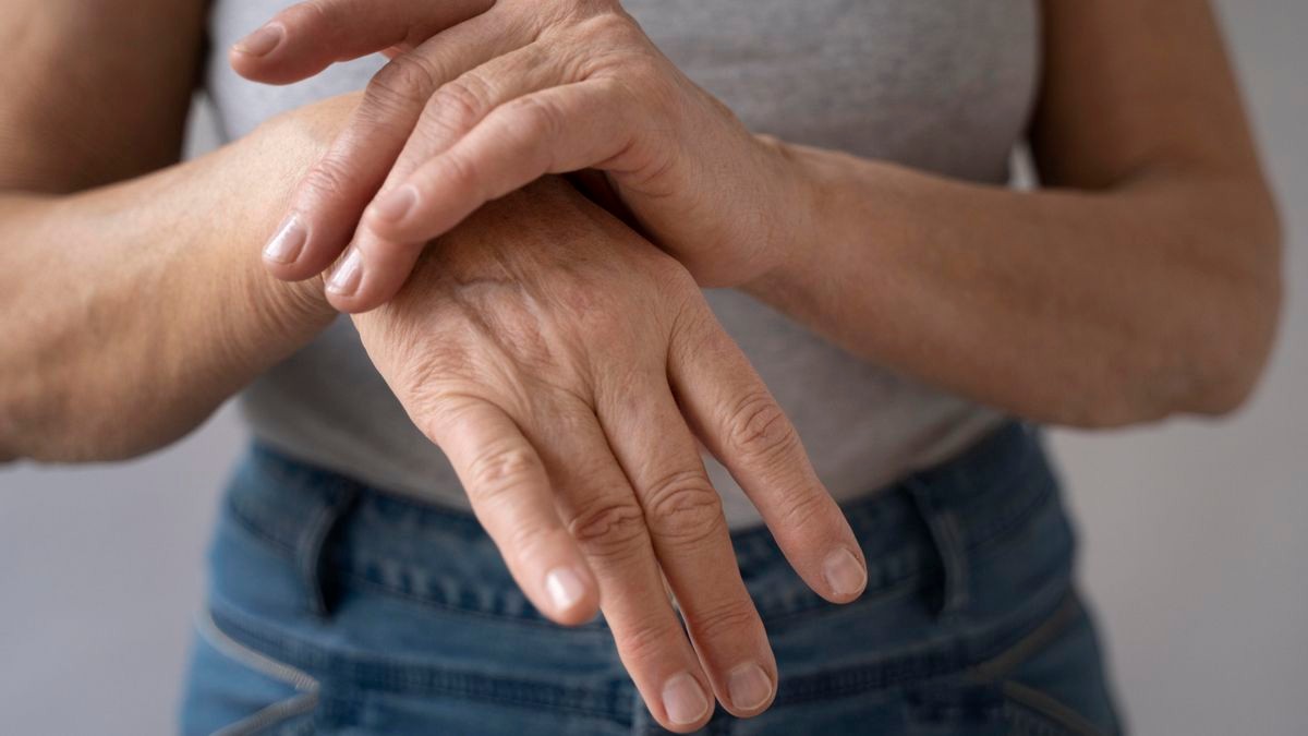 Menopausia y artrosis: por qué dueelen las articulaciones y cómo frenarlo