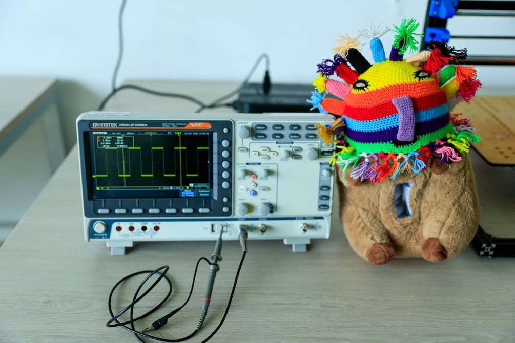 Capibot: el robot capibara ecuatoriano que apoya a niños con autismo