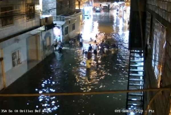 COE Nacional alerta por anegaciones en Guayaquil por lluvias y marea alta